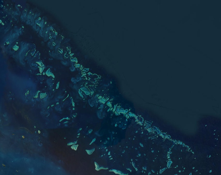 Vue du ciel : Le Grand Trou Bleu